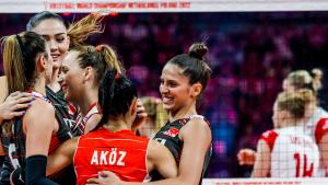 3-2. Türkiye vence a Polonia y sale líder del Grupo B del Mundial femenino de vóley