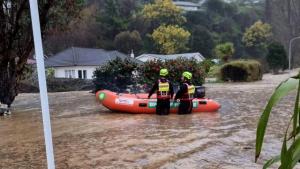 نیوزی لینڈ میں شدید بارشیں، متعدد خاندانوں کی نقل مکانی