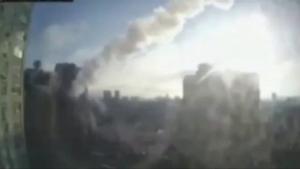 Ucrania publica un vídeo de un misil ruso impactando contra un edificio de apartamentos en Kiev