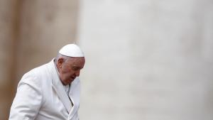 Папа Франциск е настанен в болница
