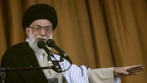 “Twitter” mbyll llogarinë e liderit iranian, Khamenei