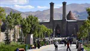 Turistas de Irán y Azerbaiyán se afluyen a Erzurum