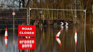 Aviso de “peligro para la vida” por inundaciones que amenazan Londres