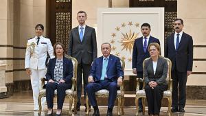 Prezident Erdogan ilçileriň ynanç hatlaryny kabul etdi