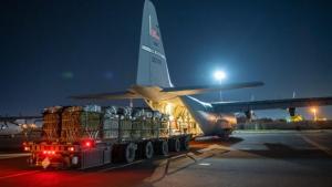 هواپیماهای آمریکا هزاران وعده غذایی بر فراز غزه رها کردند