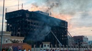 مصر میں محکمہ پولیس کی عمارت میں آگ لگنے سے کم از کم 25 افراد زخمی