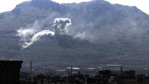 آمریکا و انگلیس با راه اندازی 11 حمله هوایی شهر حدیده یمن را بمباران کردند