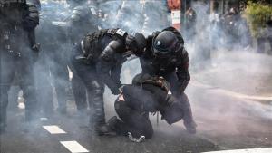 Irán pide a Francia que respete los derechos humanos y se abstenga de la violencia