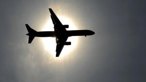 飞往海地的精神航空一客机遭枪击