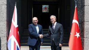 Akar: “Relaciones entre Turquía y Reino Unido continúan sobre la base de asociación estratégica”