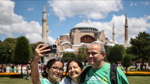 Стамбулға 8 айда 10 миллионнан астам турист келді