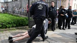 تحصن بدون اجازه گروهی از حامیان فلسطینی در آلمان، با مداخله پلیس مواجه شد