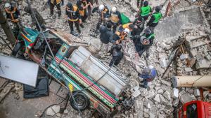 Folyamatosan emelkednek a türkiyei földrengés áldozatainak száma, rengetegen a romok alatt rekedtek