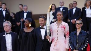Tocha olímpica passou ontem pelo Festival de Cannes