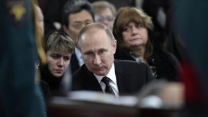 普京参加为遇害的俄大使举行的告别仪式