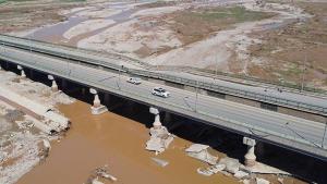 بارش شدید باران باعث تخریب طولانی‌ترین پل عراق شد