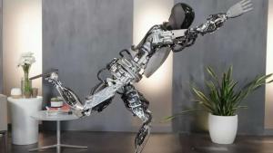 “Tesla”nın insanabənzər “Optimus” robotu