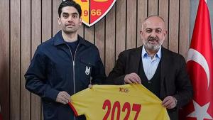 قرارداد علی کریمی با باشگاه کایسری اسپور برای سه سال تمدید شد
