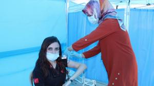 بیش از  140 میلیون و 556 هزار دوز واکسین کرونا در ترکیه تزریق شد