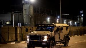 Israel excarcela a 30 presos palestinos y Hamás pone en libertad a varios israelíes