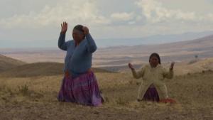 Agricultores andinos rezan para que llegue la lluvia