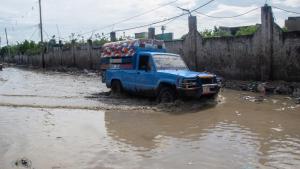 海地强降雨洪水中15人死亡