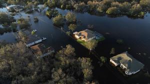 Al menos 17 muertos por el huracán Ian en Estados Unidos