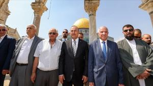 Посетата на министерот Чавушоглу на џамијата Ал Акса е „историска поддршка“