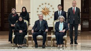 Prezident Erdogan daşary ýurtly ilçilerden ynanç hatlaryny kabul etdi