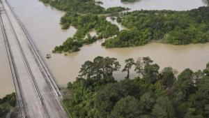 امریکہ: ریاست ٹیکساس میں شدید بارشیں اور سیلاب،ہزاروں افراد کی منتقلی