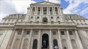 El Banco de Inglaterra eleva su tasa de interés clave 50 puntos básicos hasta el 2,25%