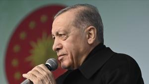 Эрдоган Кахраманмарашта турак үйлөрдүн пайдубалын түптөө аземине катышты