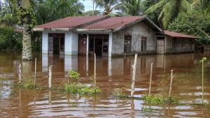 انڈونیشیا میں سیلاب کی تباہ کاریاں درجنوں ہلاکتیں