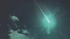 Meteor kük yözen yaqtırttı