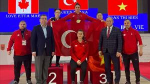 土耳其举重健儿在明星世界举重锦标赛中赢得17枚奖牌