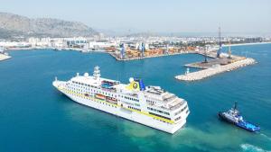 Cruzeiro de luxo "Hamburg" chegou a Antalya com 130 passageiros