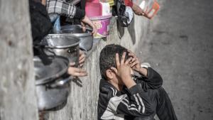 40 de copii au murit de foame în Fâșia Gaza