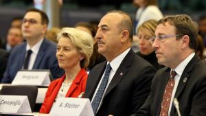 Çavuşoglu: “Las leyes en países escandinavos son insuficientes en la lucha contra el terrorismo”