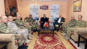阿卡尔与阿塞拜疆和格鲁吉亚国防部长会晤