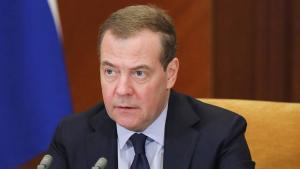 Medvedev, "possiamo stabilire relazioni a pieno titolo con i talebani"