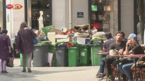 法国清洁工罢工而在街头堆积的垃圾