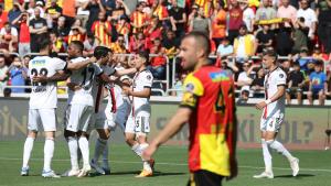 “Beşiktaş” 9  oyunçu  ilǝ qalib gəldi