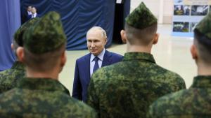 Putin "  F-16 consegnati all'Ucraina saranno obiettivi legittimi della Russia"