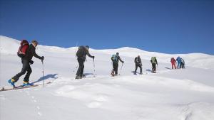 سفر اسکی‌بازان آلمانی و اتریشی به حکاری
