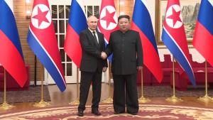 Il presidente russo Putin incontra il suo omologo nordcoreano Kim Jong-un, a Pyongyang