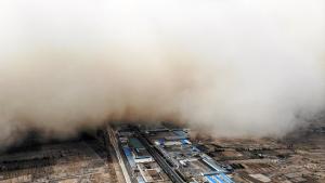 Más de diez provincias chinas en alerta por tormentas de arena
