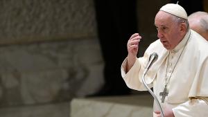 Папа жер титирөөдөн жабыркагандар үчүн  тилектештикке чакырды