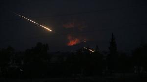 amérika süriyediki herbiy bazisigha hujum qilghan térrorchilargha zerbe berdi