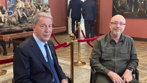 وزیر قومی دفاع  حلوصی آقار کی یوکرین کے وزیر دفاع اولیکسی ریزنکوف سے ملاقات