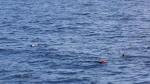 莫桑比克一艘船只沉没 一家8人丧命